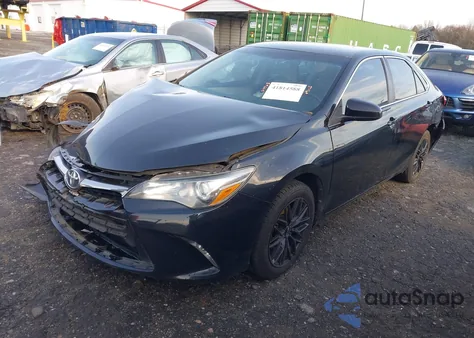 2015 Toyota Camry Se z USA, uszkodzony, nr VIN 4T1BF1FKXFU053128